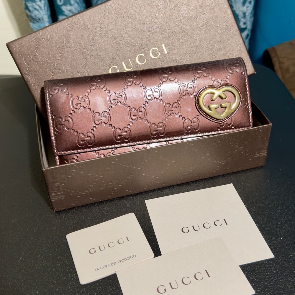 Gucci Shima Bi-Fold Wallet Lovely Heart Patent Leather